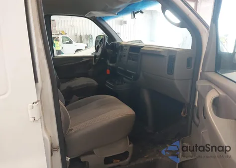 2004 Chevrolet Express из США, поврежденный, VIN 1GCFG15X741198156